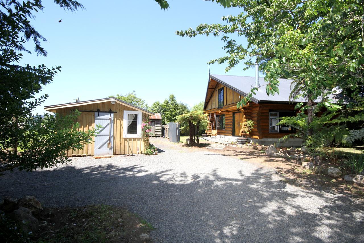 The Log Cabin & Packing Shed Villa ไวฮี ภายนอก รูปภาพ