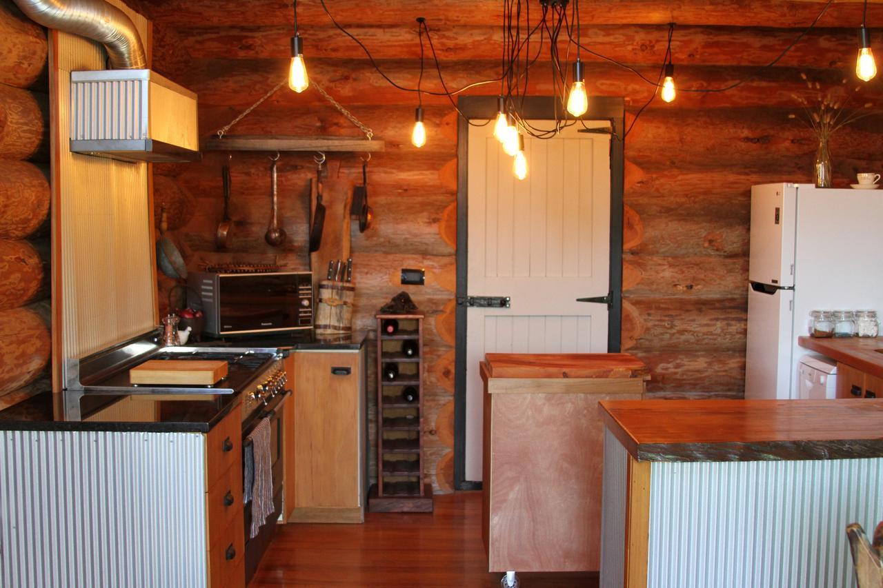 The Log Cabin & Packing Shed Villa ไวฮี ภายนอก รูปภาพ